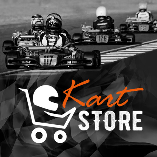 Kart Store logo, taustalla karting autot kilpailemassa.
